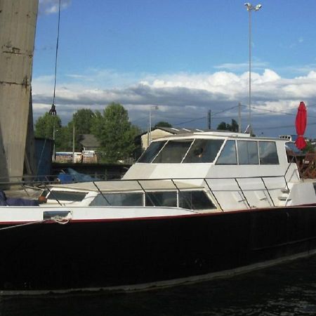 波尔多 Le Bateau Ivre酒店 外观 照片