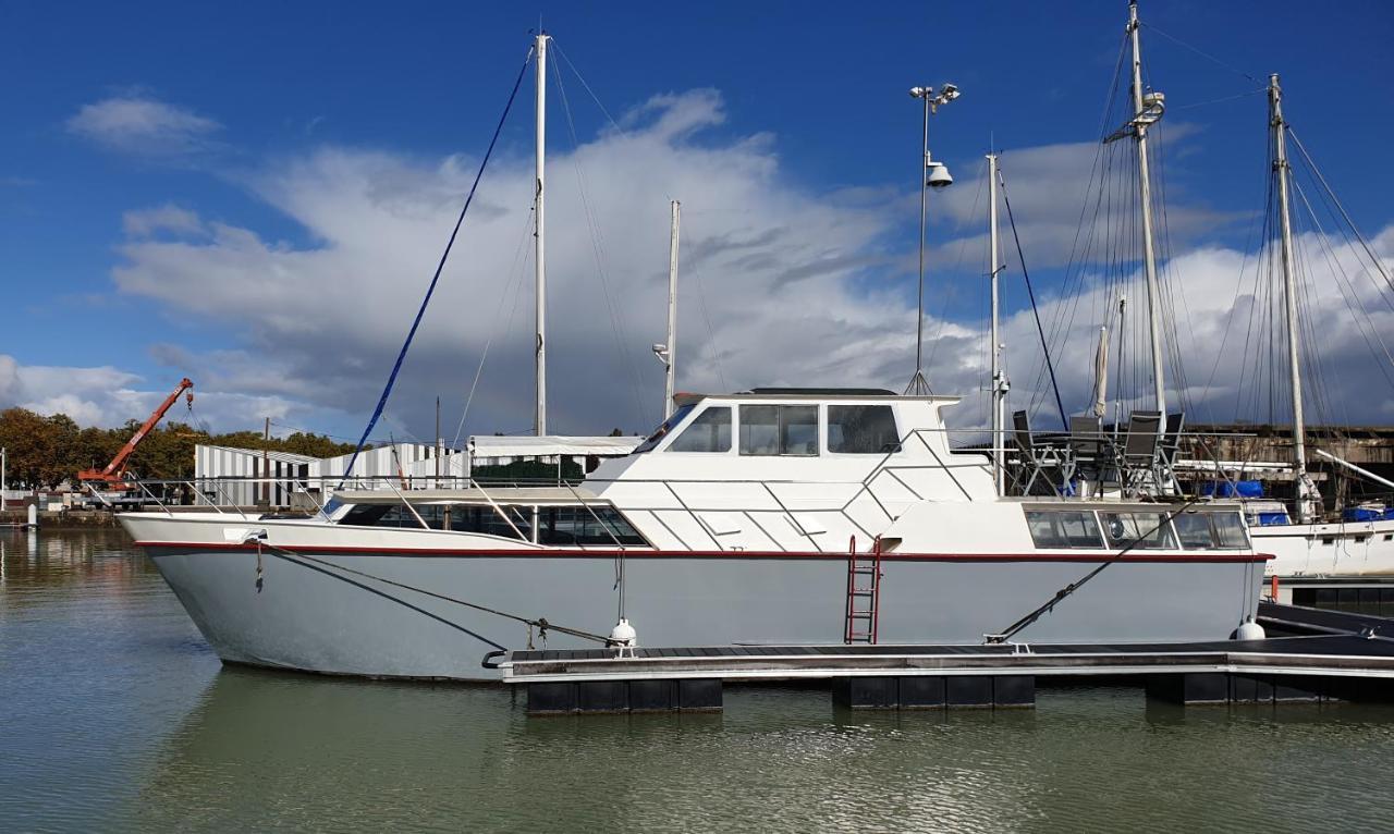 波尔多 Le Bateau Ivre酒店 外观 照片