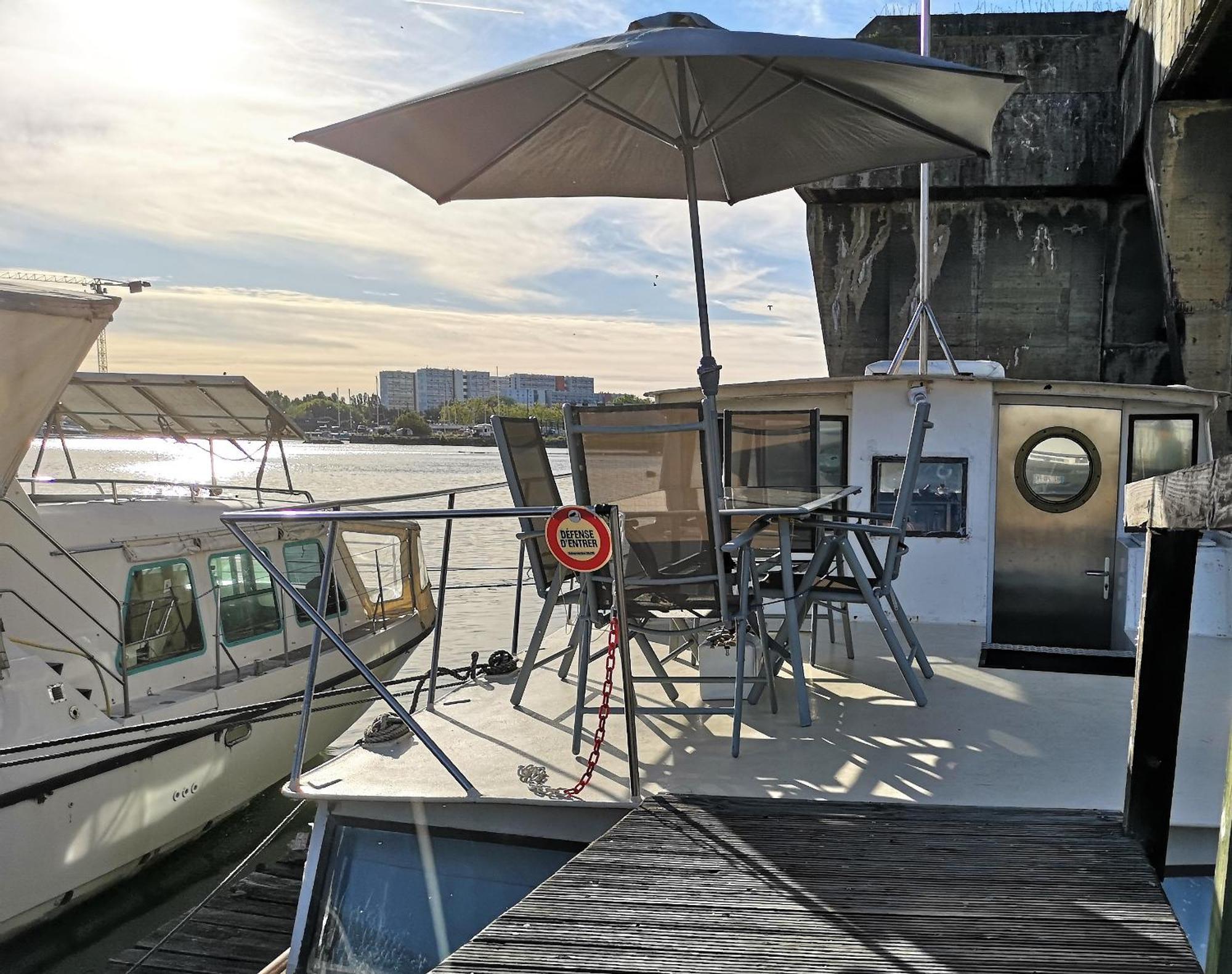波尔多 Le Bateau Ivre酒店 外观 照片