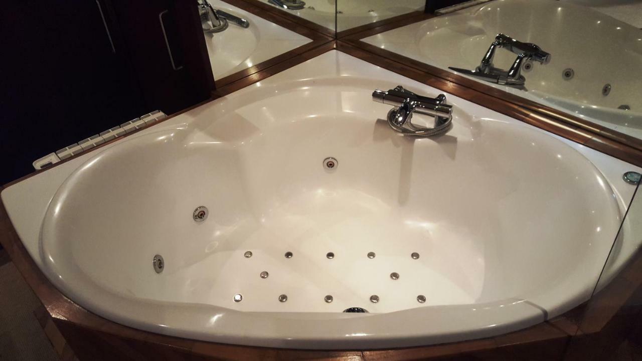 波尔多 Le Bateau Ivre酒店 外观 照片