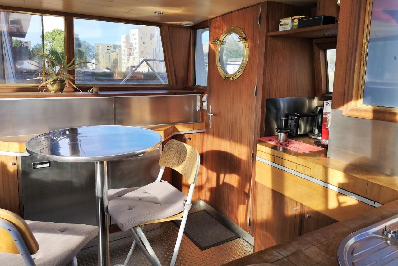 波尔多 Le Bateau Ivre酒店 外观 照片