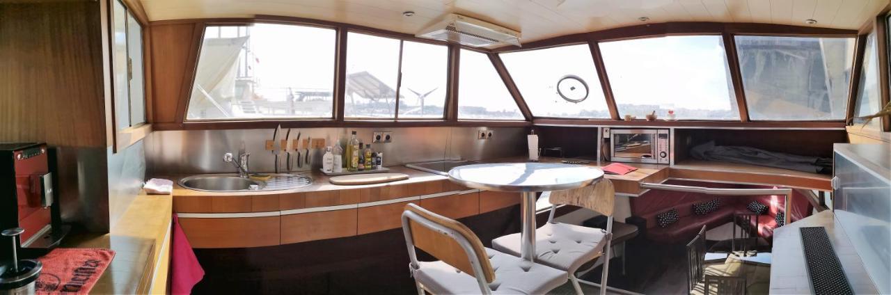 波尔多 Le Bateau Ivre酒店 外观 照片