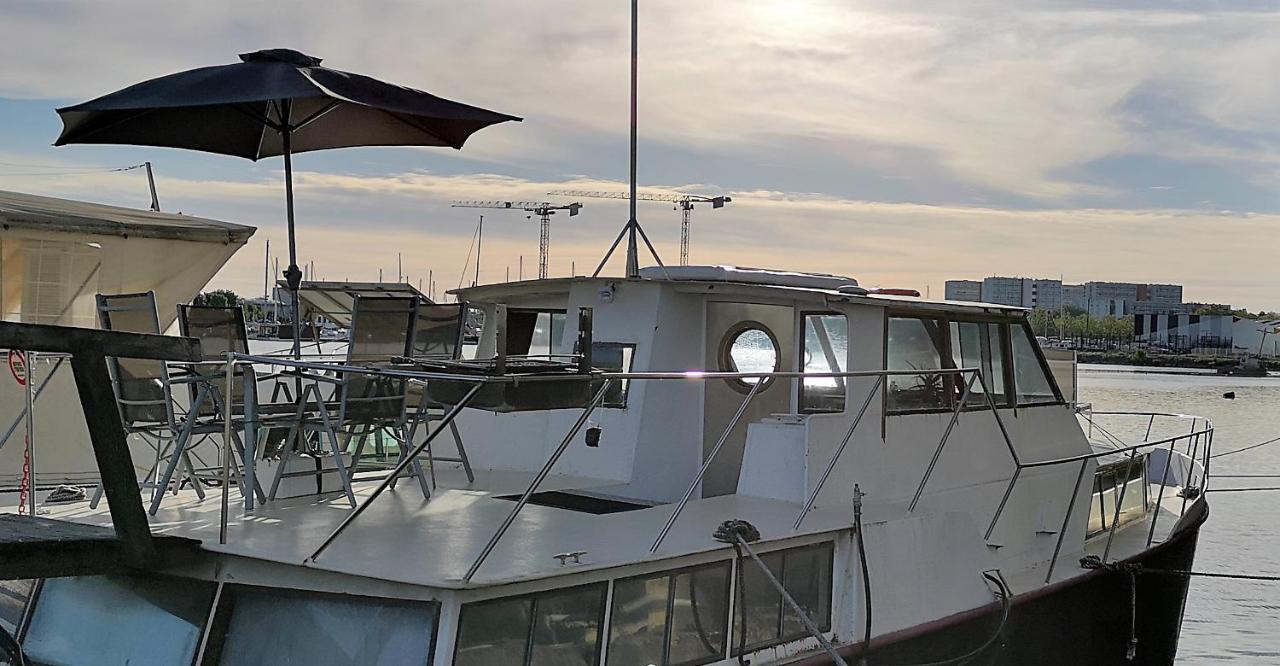 波尔多 Le Bateau Ivre酒店 外观 照片